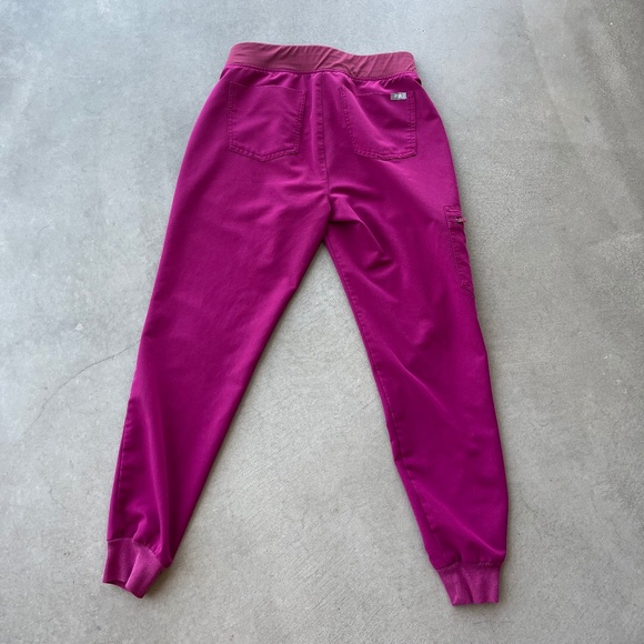 Figs Women's Top and bottom in Magenta - Picture 5 of 6